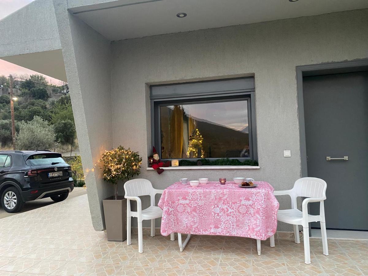 Stellas Guesthouse Near Arachova Stírion Exterior photo